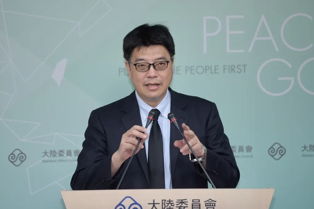 駐港人員簽證到期未獲續約返台　邱垂正籲港府盡速處理確保權益