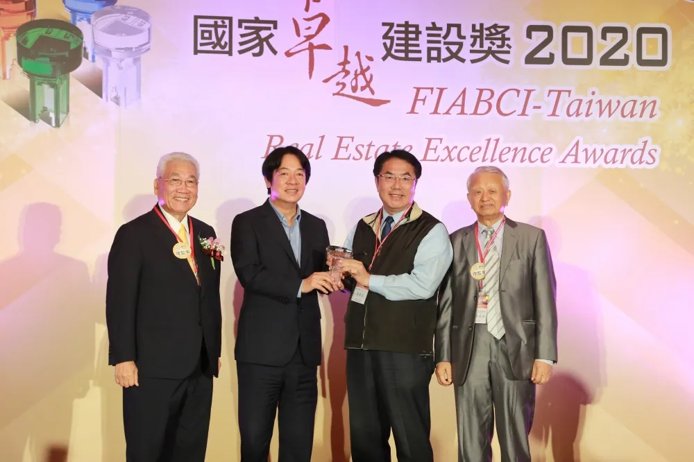 國家卓越建設獎出爐　黃偉哲榮獲2020年國土建設特別貢獻獎