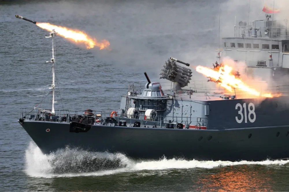 【圖輯】俄羅斯盛大慶祝海軍節　普京：2020將有40艘新軍艦服役