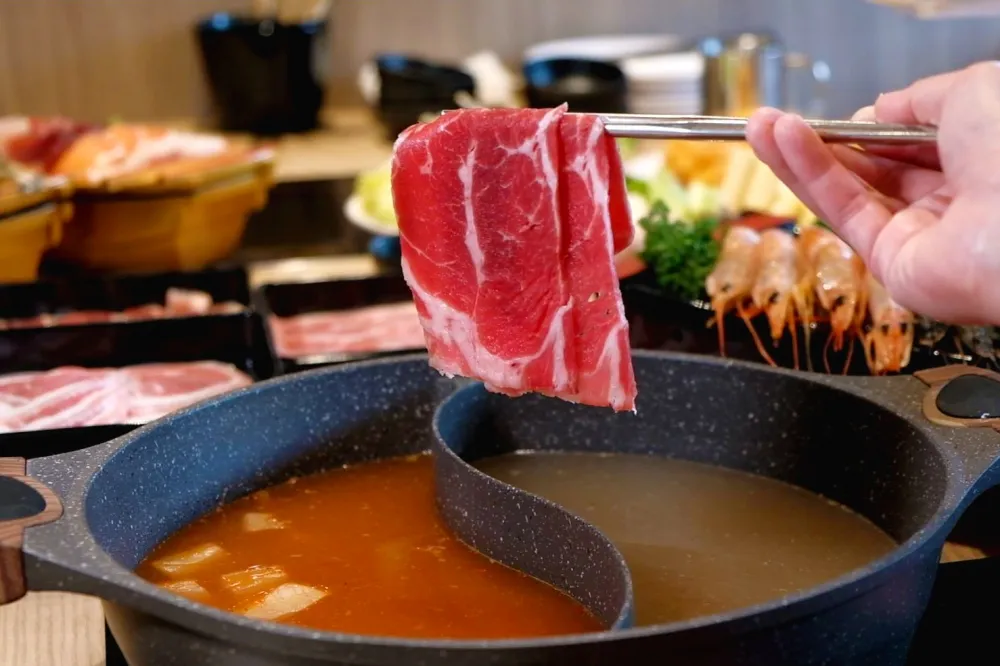 【影片】和牛、生魚片、祭典美食、現撈活蝦吃到飽 688 元起　「和牛祭鍋物放題」 7/28 進駐高雄夢時代