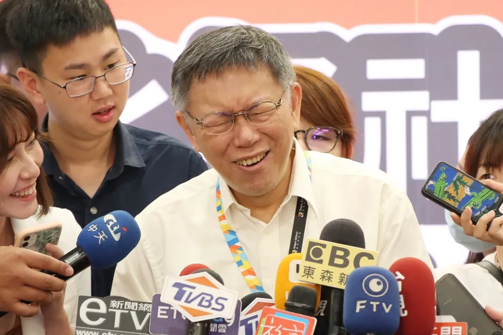 北市首長評鑑外流遭指互鬥　簡舒培質疑是幫柯市長拉聲量消費局處長