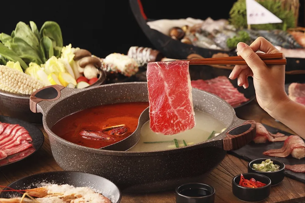 【有片】7/28~7/31 兩人以上用餐送龍蝦！全台首家日本祭典 X 和牛火鍋吃到飽　「和牛祭鍋物放題」插旗高雄夢時代