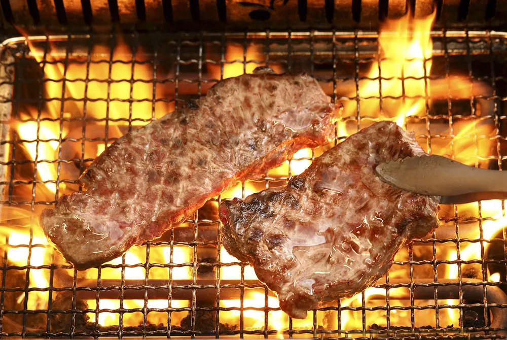 【影片】鉄火牛排＆燒肉高雄夢時代店升級「鉄火燒肉PLUS」　套餐 438 燒肉吃到飽！挑戰最高 CP 值 