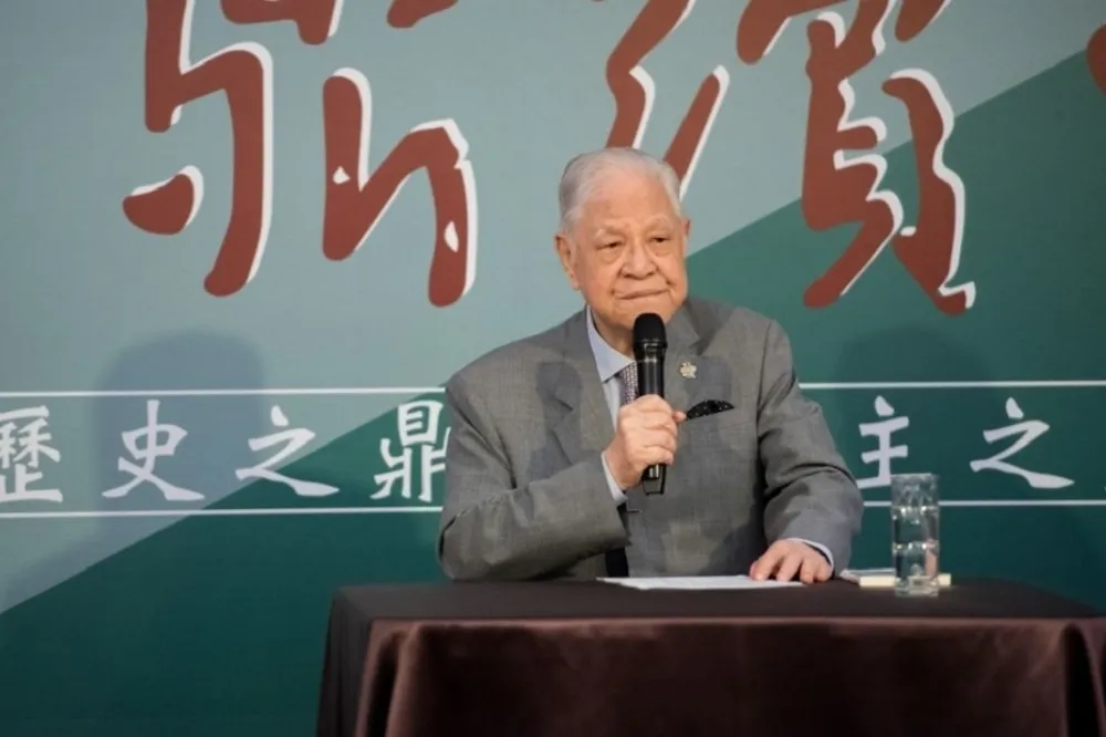 李登輝2000年總統大選與藍營決裂　病危消息傳出「國民黨靜默一片」