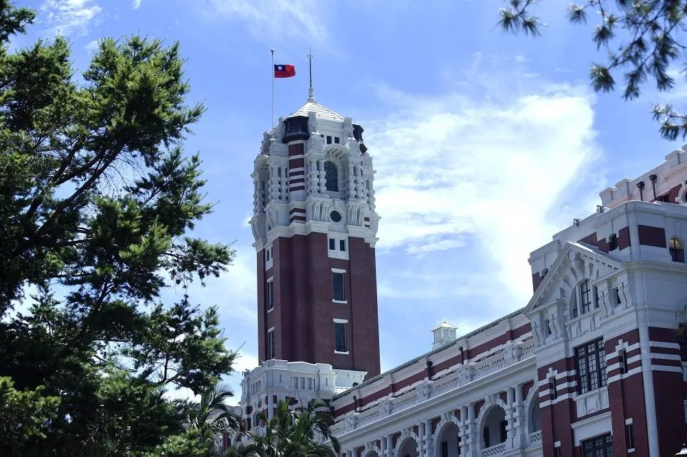 悼念李登輝　31日中午起「全國各機關降半旗三天」