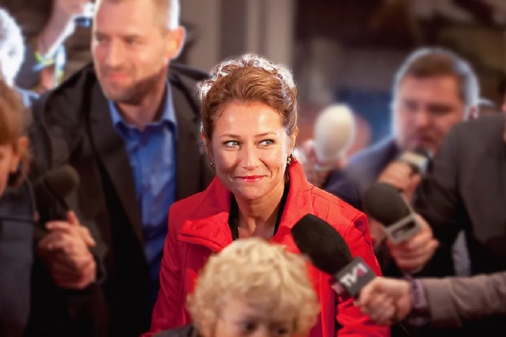 韓嵩齡專欄：全新的政治劇體驗－《Borgen》裡的女首相與小國情仇