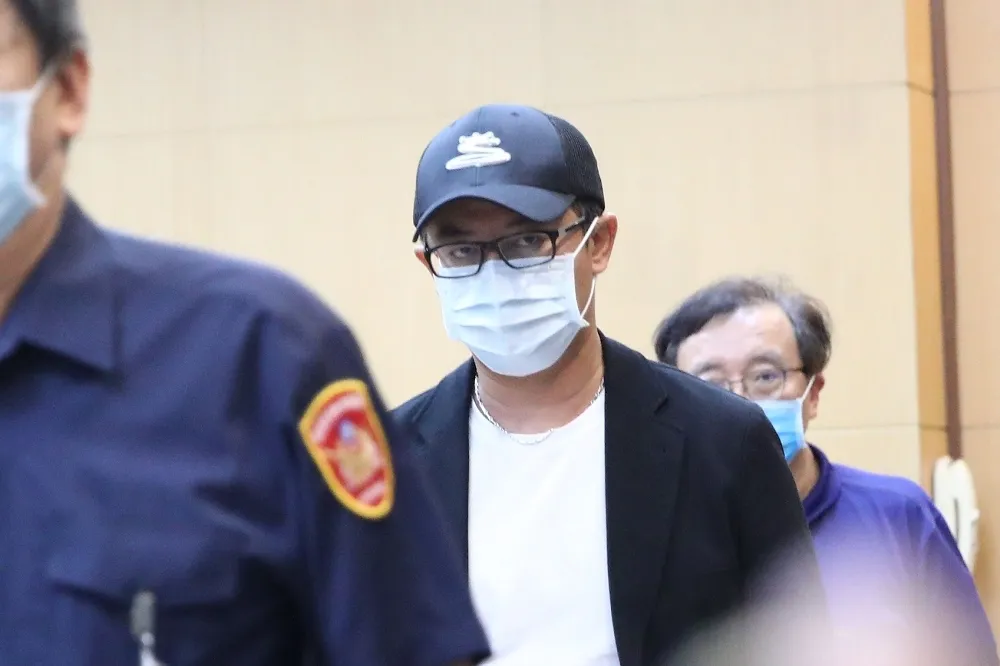 涉當白手套行賄立委　統領總經理翁華利200萬交保