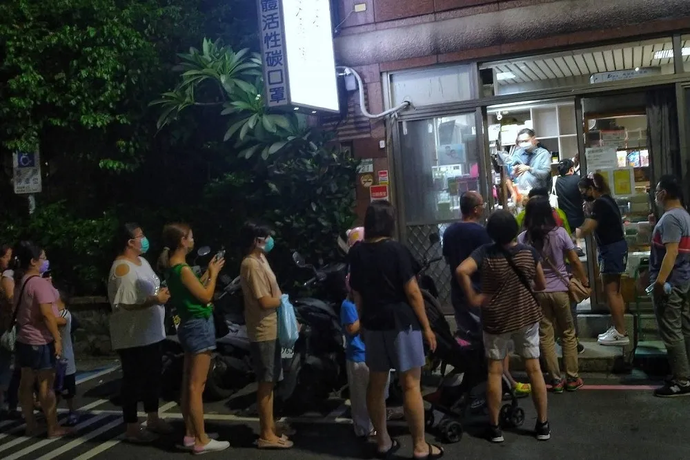 6天飆增9例境外移入　民眾再掀口罩搶購潮
