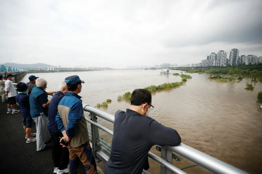 【颱風逼近】連十日豪雨重創韓國南部　造成30死、12人失蹤