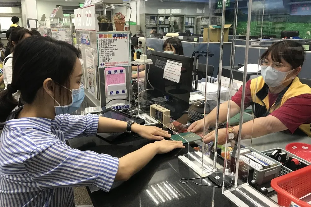 首辦護照11日起全國戶政事務所可申辦　8天內即可領取
