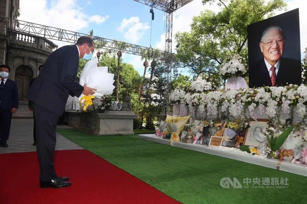 阿札爾弔唁李登輝　寫下：遺留的民主資產將永遠推動美台關係