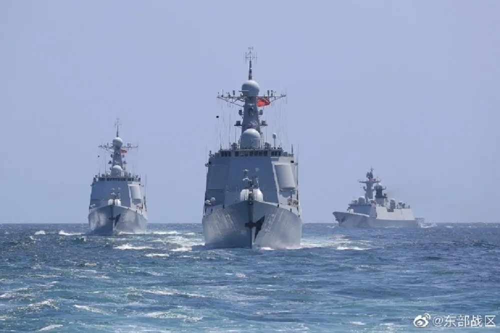 共軍臨時拼裝武嚇秀　不知誰唬誰
