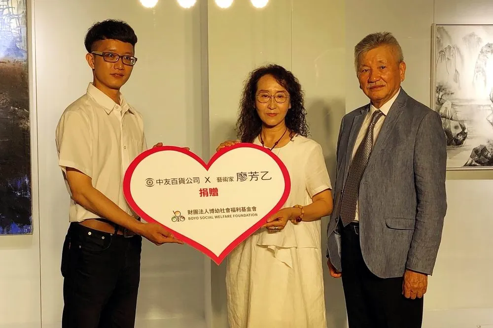 「心‧境　廖芳乙創作個展」中友時尚藝廊展出