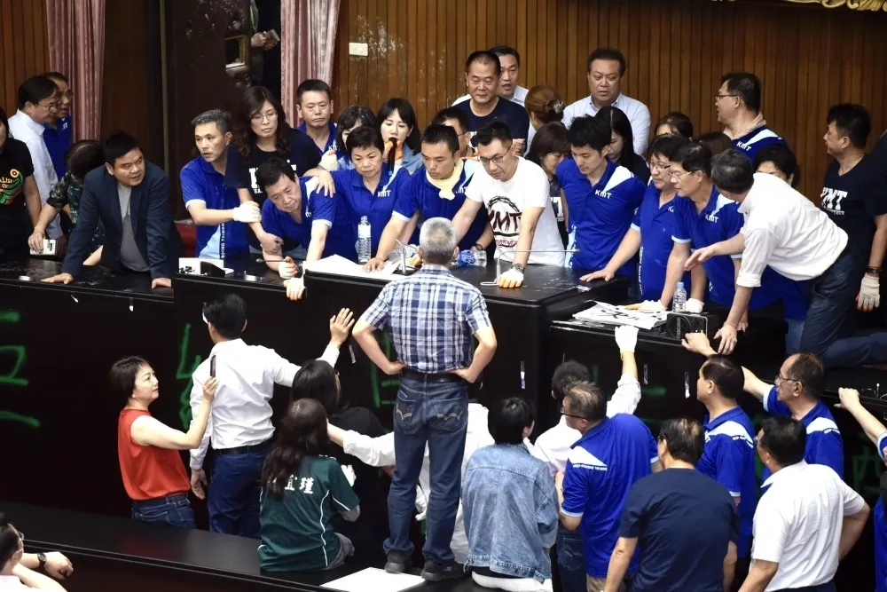 說國民黨是右派　這話玷汙了右派這個詞