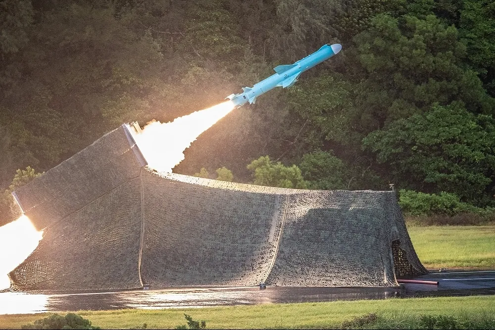 外購武器暴增掀排擠效應　僅雄二E、雲峰中程飛彈納2021年預算