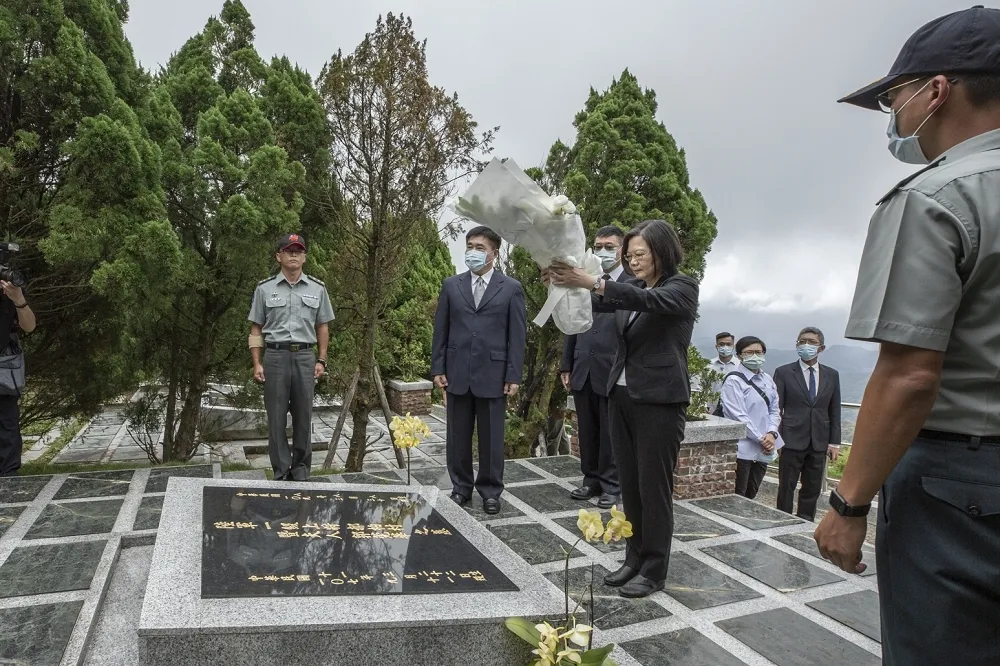 蔡總統提前赴五指山弔唁郝柏村　特頒褒揚令