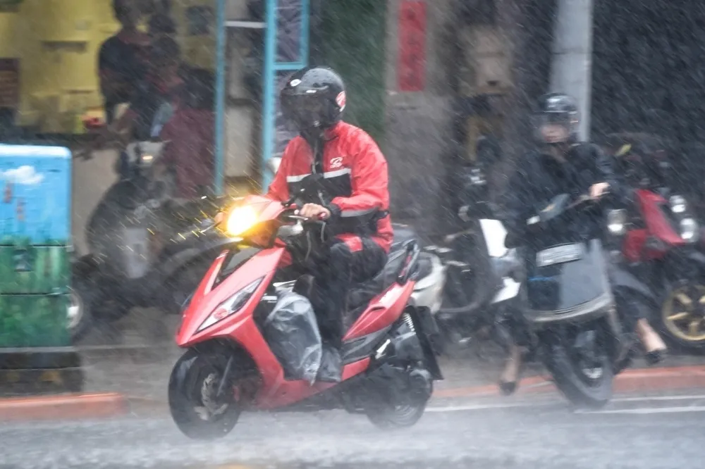 午後防雨彈連環炸　北北基等14縣市大雨特報