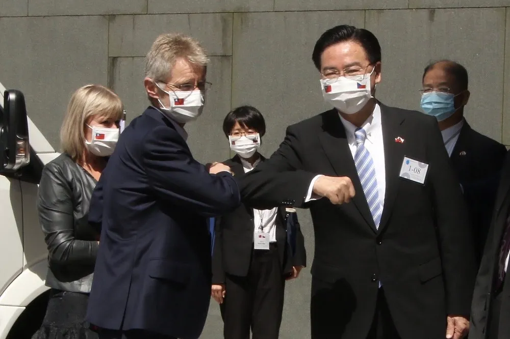 韋德齊政大演說呼籲民主國家團結　「我們幫你開歐洲之門，你們幫我開亞洲之門」　