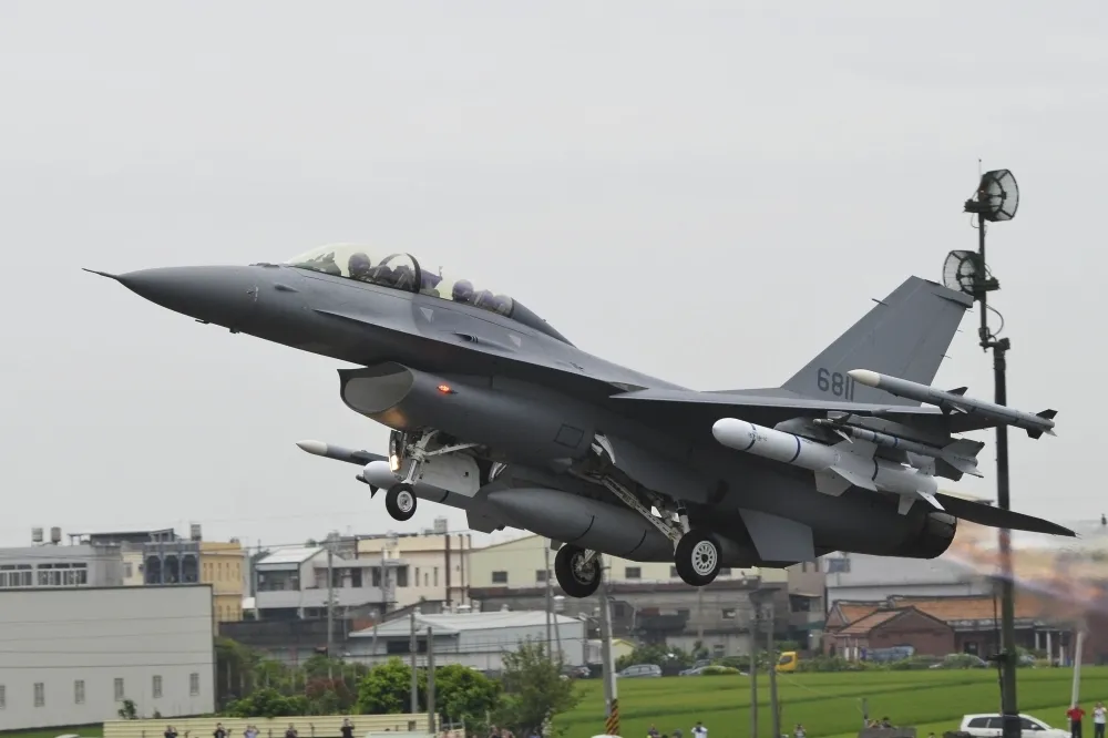 F-16V電戰莢艙3選1　空軍研判美軍報價最快要2021上半年