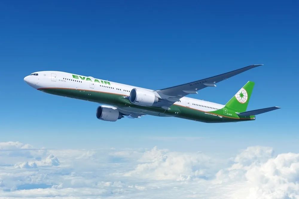 類出國航班再進化！長榮航空推出中秋賞月專機、元旦迎曙光專機