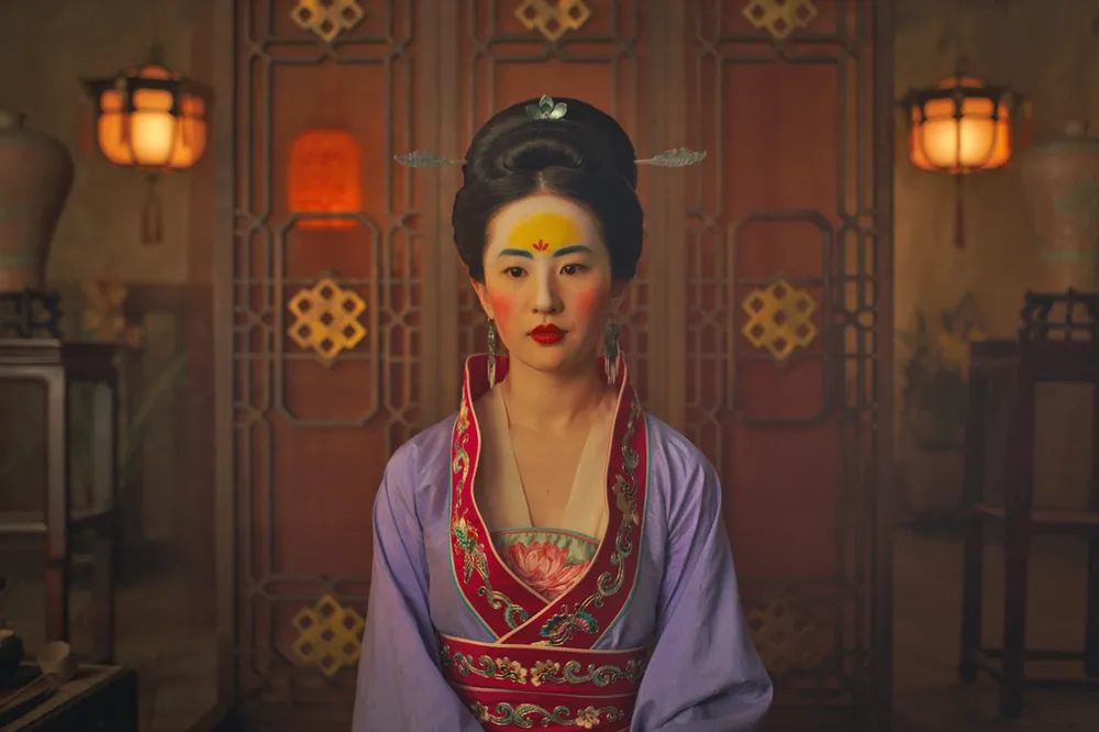邊看邊罵撐起《花木蘭》　Disney+下載大增獲利1200萬美金