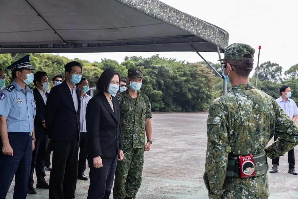 視導「空軍防空飛彈連」　蔡英文：不要低估國軍守護家園決心