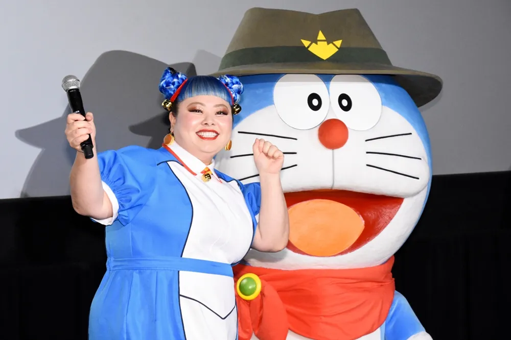 「哆啦A夢」50週年　渡邊直美Cosplay萌曬床照