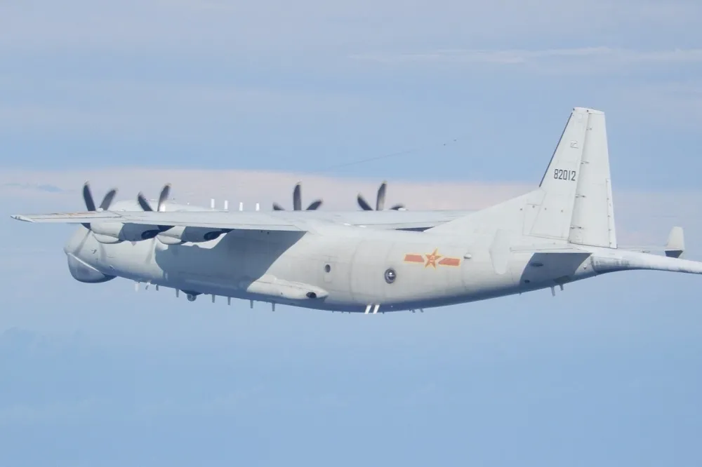 【連2天越中線挑釁】19架解放軍機再擾台　空軍防空飛彈全程追蹤監控