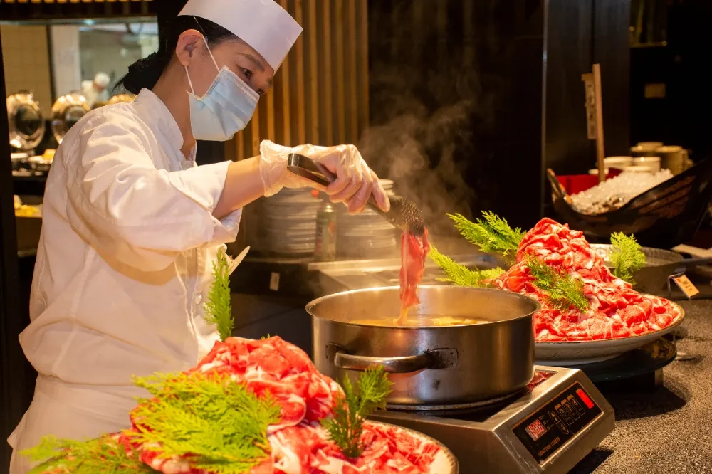人氣回歸「牛肉壽喜燒」、粉嫩多汁「現煎牛肩排」吃到飽！欣葉日本料理秋季新菜牛肉控必追