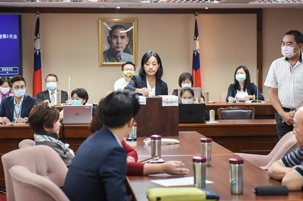 票投綠委遭轟「習慣當側翼昏頭」　王婉諭駁林為洲對時力不了解
