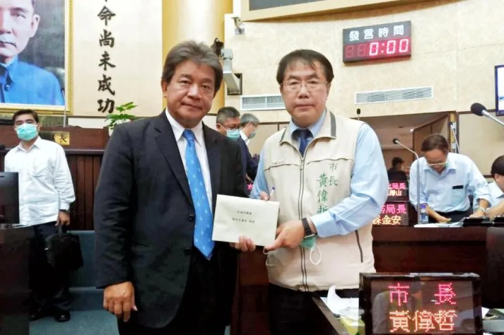 南市議會定期會今開議 黃偉哲邀請郭信良出席國慶焰火記者會