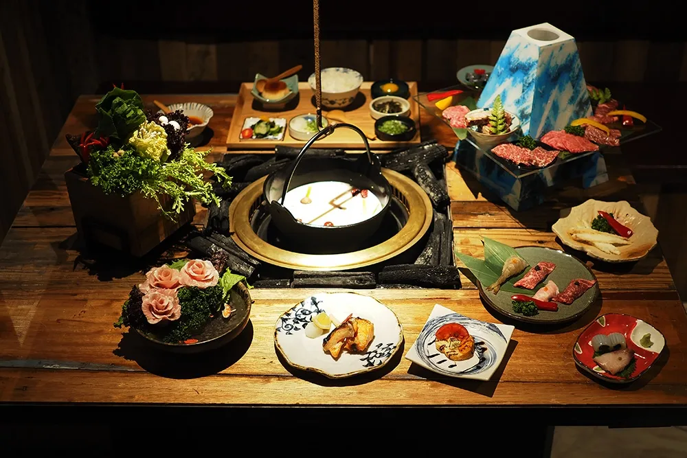 「胡同裏的寬巷子」10/1 敦南二店開幕！升級版 12 品燒肉、火鍋無菜單料理套餐千元有找