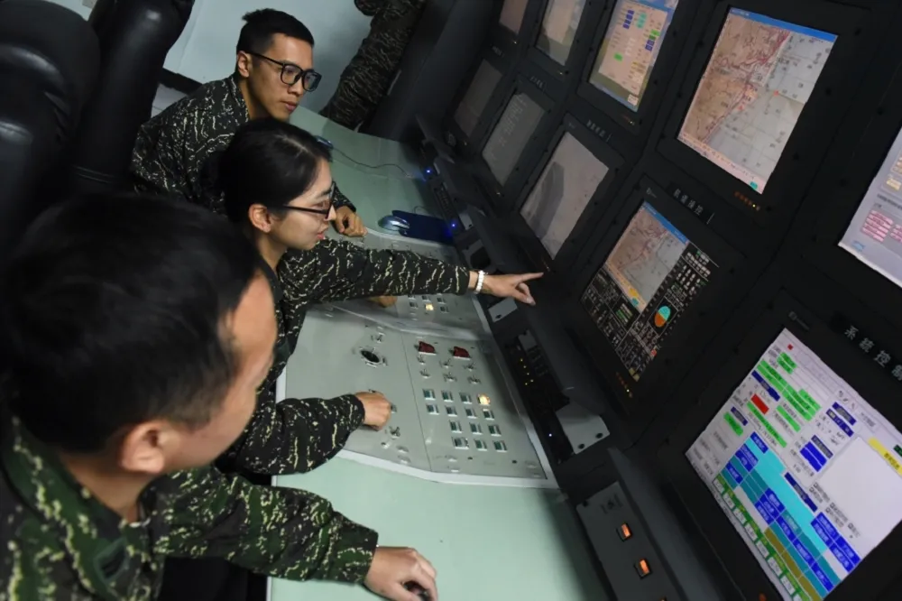 受疫情及稅收短缺影響　行政院宣布軍公教明年不調薪 