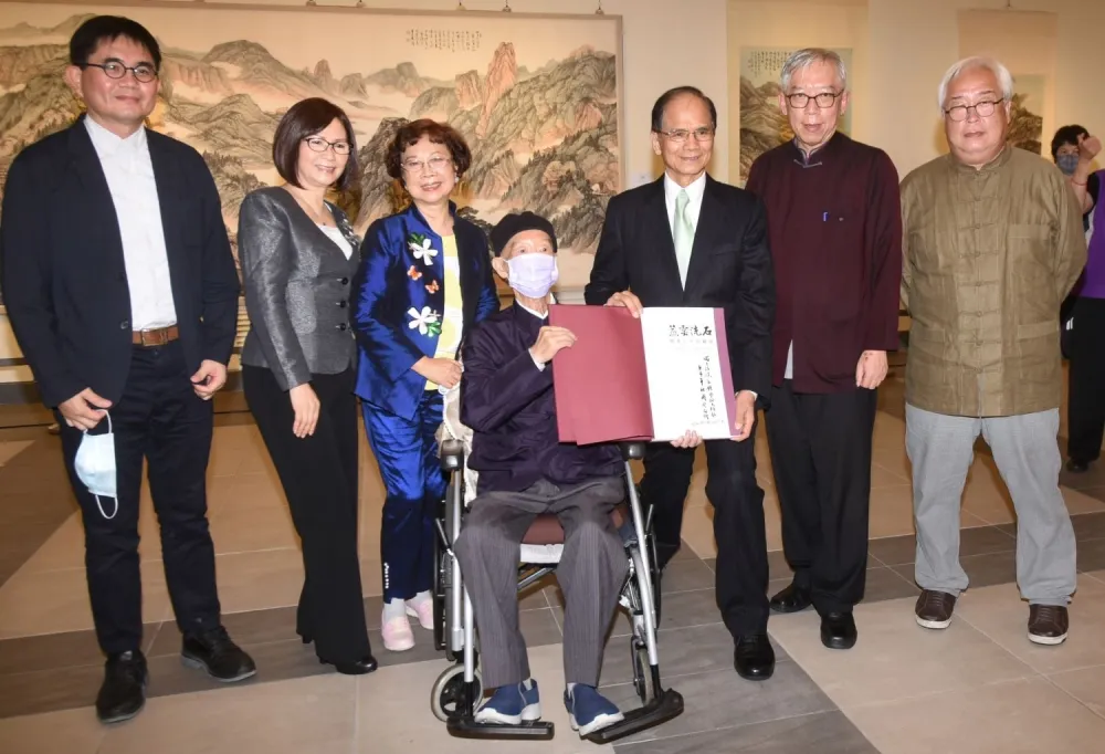 「蒸雲洗石—周澄八十回顧展」   詩書畫印一甲子全方位藝術家       