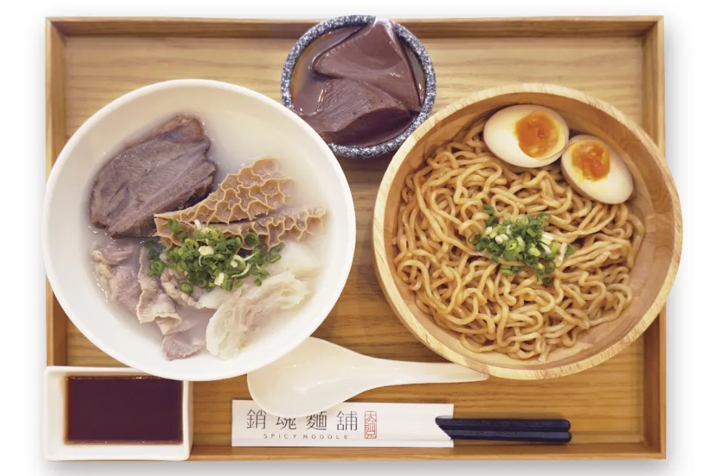 「精燉牛四寶套餐」只在這裡吃得到！大師兄銷魂麵舖忠孝 SOGO 店開幕　10/2 前再送限量乾拌麵