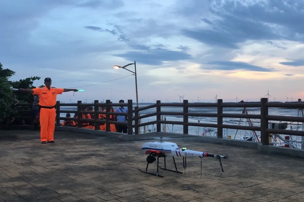 陸軍無人機須長時間空中定點偵蒐　仿採海巡署單旋翼無人直升機規格