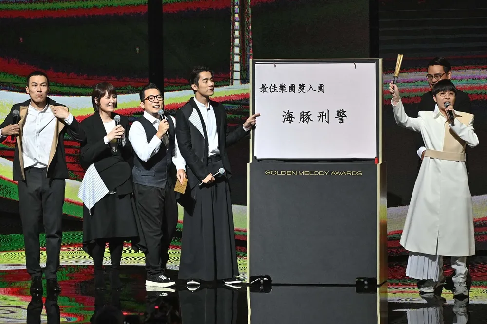【金曲31】青峰藉由三團名「語帶暗諷」 　狠噹前經紀人林暐哲