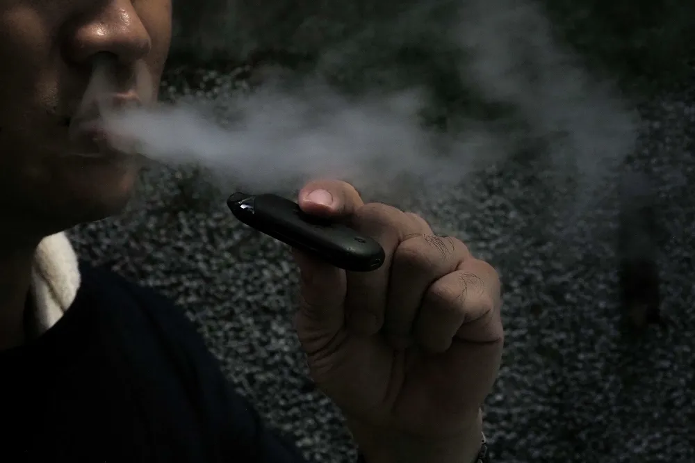 高雄將電子菸納菸害罰責　賣給未成年者及孕婦可罰10萬