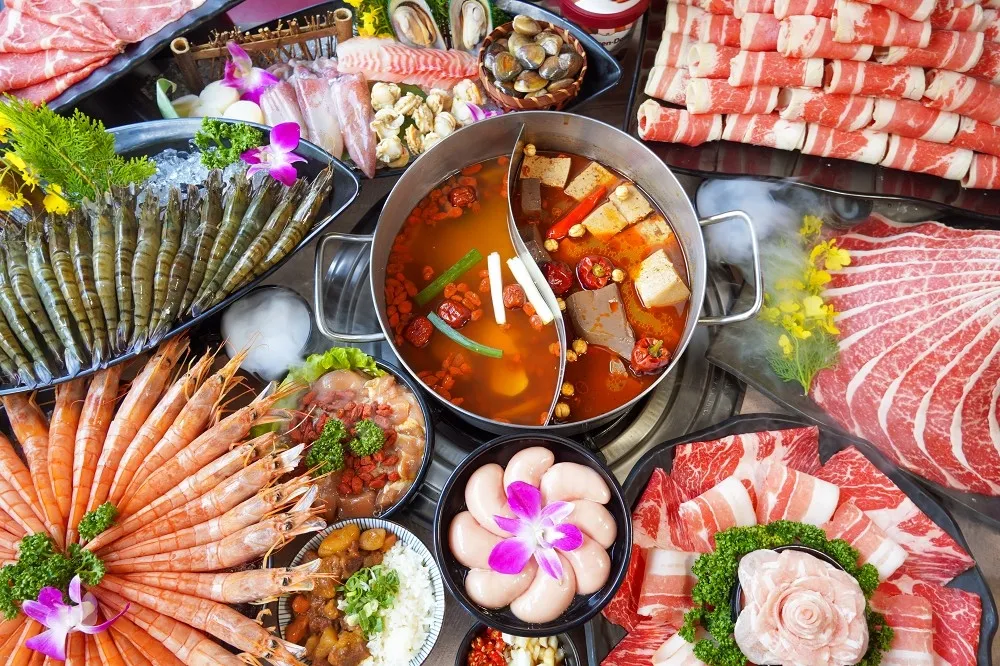 10/7 前「神仙牛」吃到飽！新馬辣進駐桃園藝文特區　網美級丁香花瀑布超好拍
