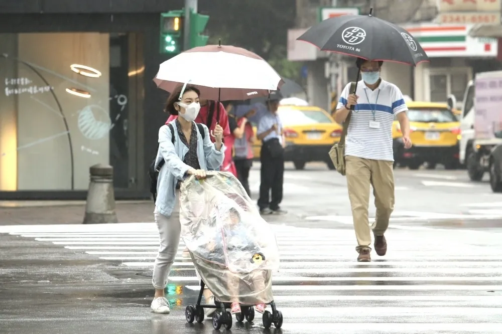 國慶連假東北風水氣略減　大台北山區及東半部局部有雨