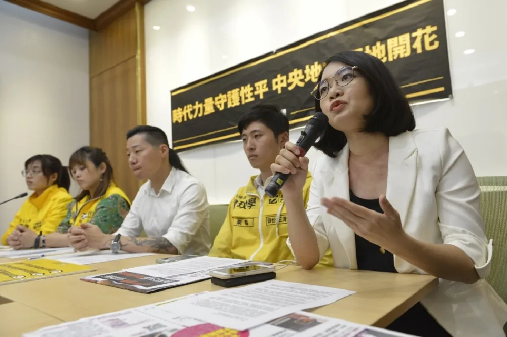 【戰友變勁敵】時力推新人搶票　林昶佐揪退黨議員組「無黨籍互助會」