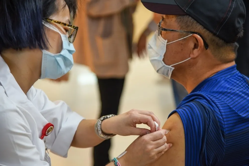 【已打224萬劑】流感疫苖搶打風潮　陳時中：有些社區分配少引發恐慌