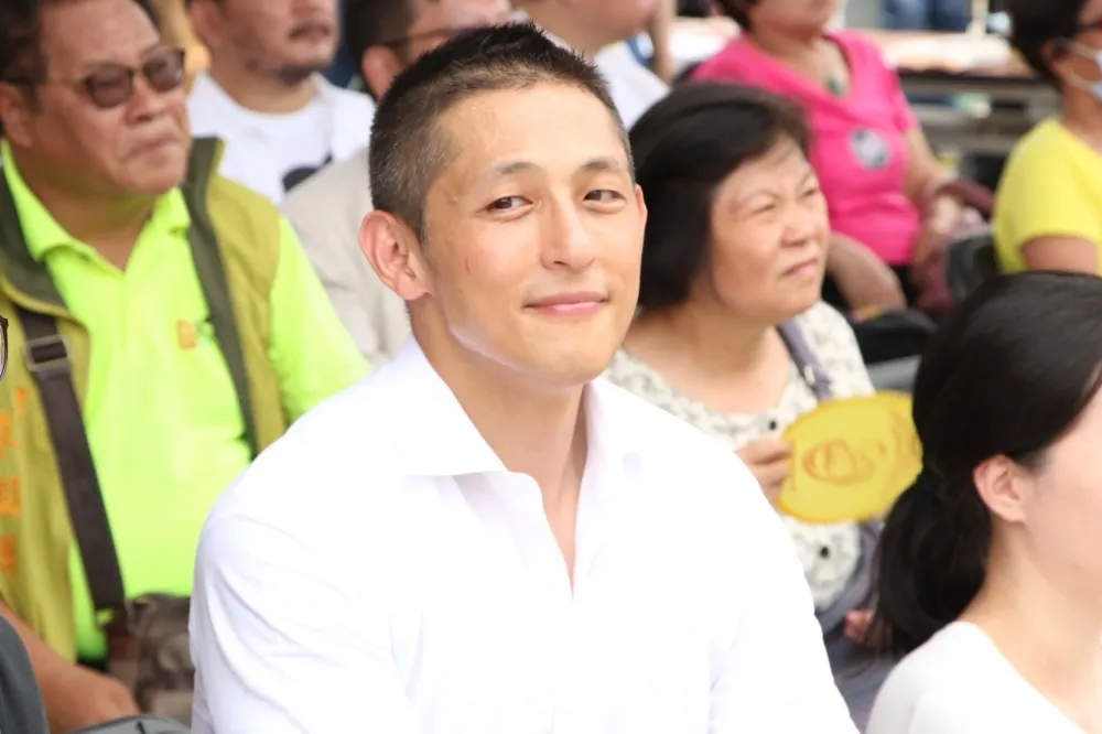 吳怡農遭馮批渣男　農婦安慰：不要跟馮世寬計較，他是老番顛