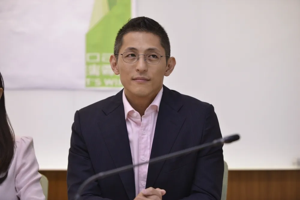主張「全民皆兵」被馮世寬罵渣男　吳怡農：大家就事論事