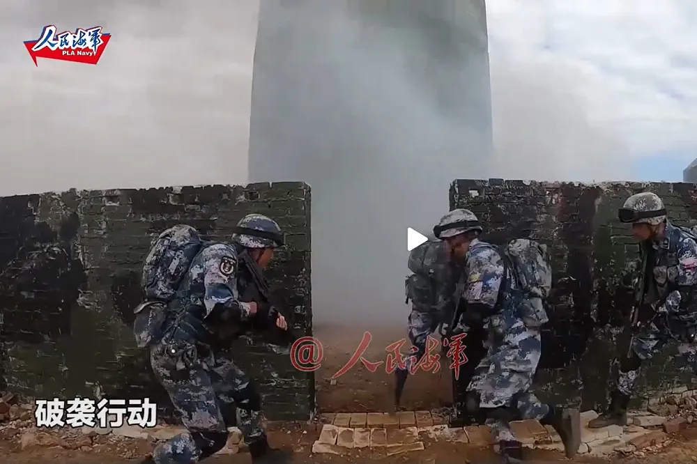 兩棲作戰對台武嚇　中國《央視軍事》秀海軍陸戰隊實戰訓練畫面　