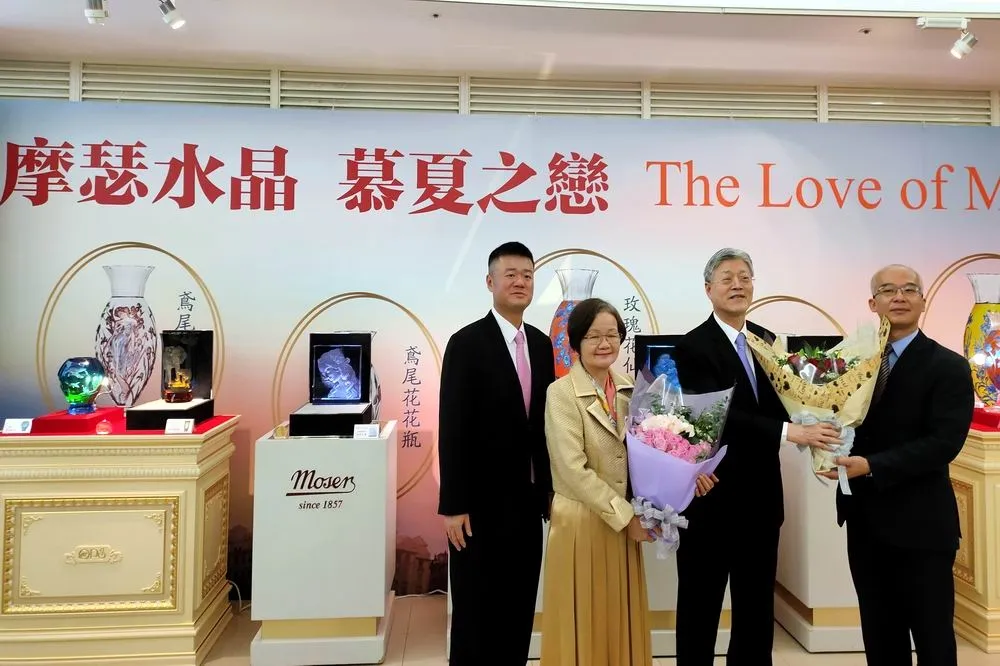 2020摩瑟水晶巡迴展台中大遠百登場
