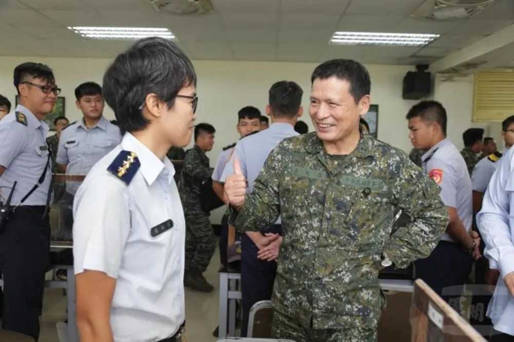 副總長李廷盛親往視察　凸顯「赴東沙航線不受影響」