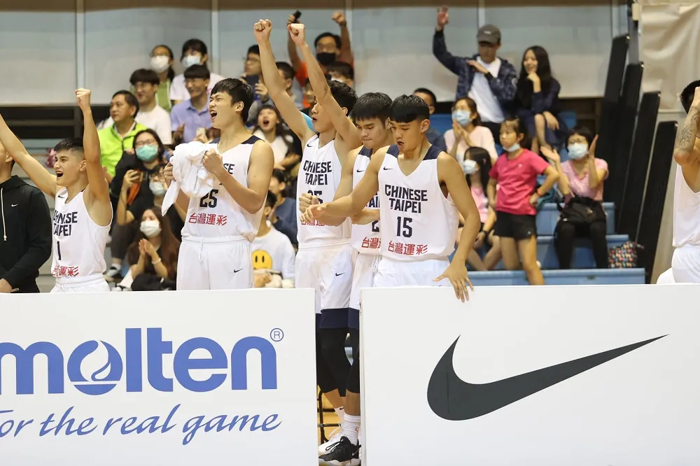 【P+戰SBL】從球場「打」到政壇　兩聯盟穿梭立院找資源