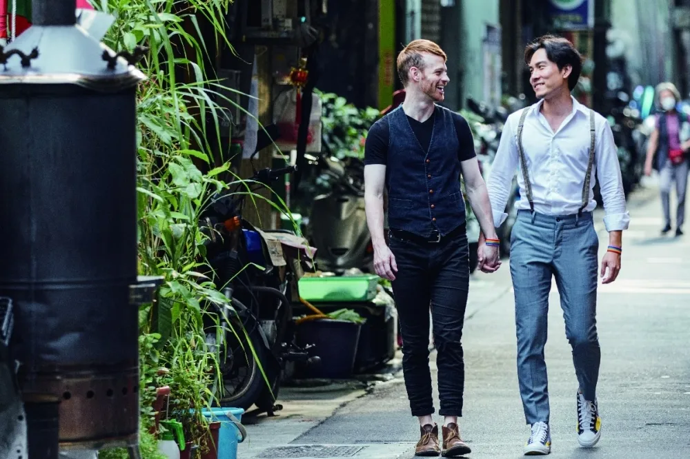 不容錯過的彩虹景點！跟著異國同志伴侶 Mitch & Chase　走訪台北三種風格的約會路線