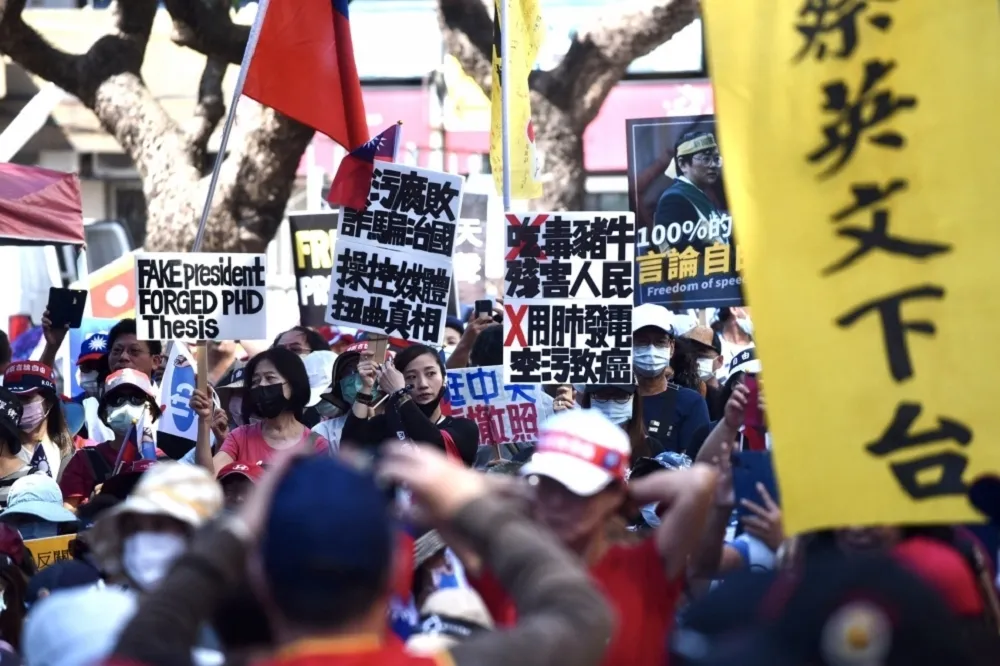 投書：民進黨大頭症的迷思與危險